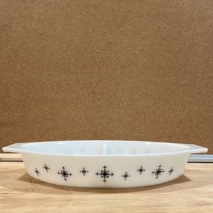 Pyrex Compass Black Star Divided Casserole Baking Dish 1.5 Quart  Vintage